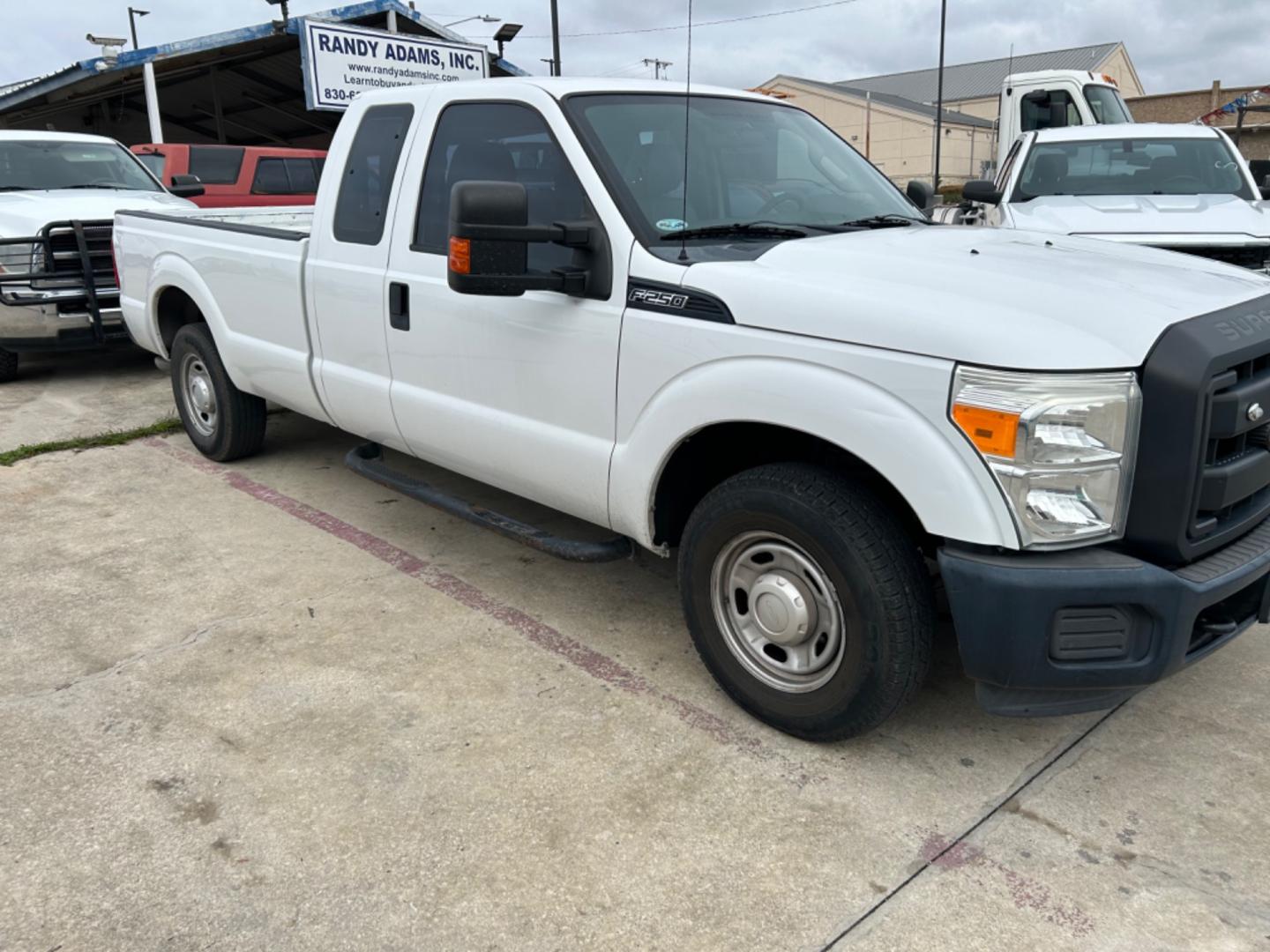 2016 White Ford F-250 SD XL SuperCab 2WD (1FT7X2A65GE) with an 6.2L V8 OHV 16V engine, 6A transmission, located at 1687 Business 35 S, New Braunfels, TX, 78130, (830) 625-7159, 29.655487, -98.051491 - Photo#11